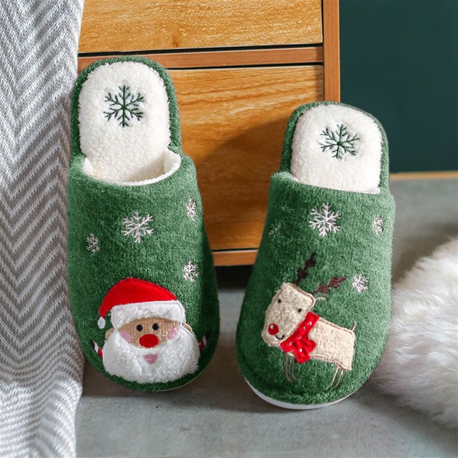 Santa Holiday Cozy Scuff Slippers | Jane