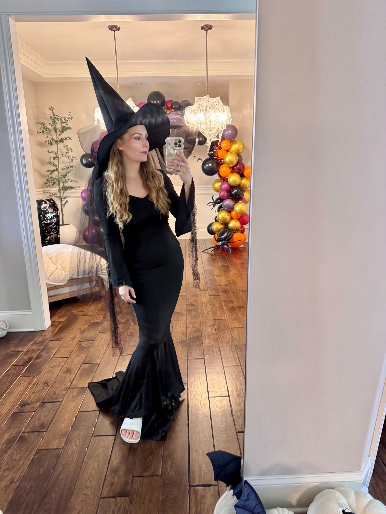 This years witch costume

Halloween costume, witch, Halloween decor, spooky, gothic

#LTKHoliday #LTKHalloween #LTKSeasonal