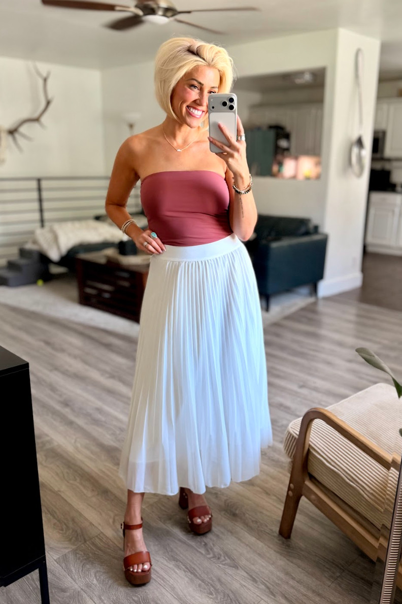 I love this skirt so much I have it in two colors! Skirt: Medium // Top: Small // Shoes: TTS 

 #LTKootd #LTKSaleAlert