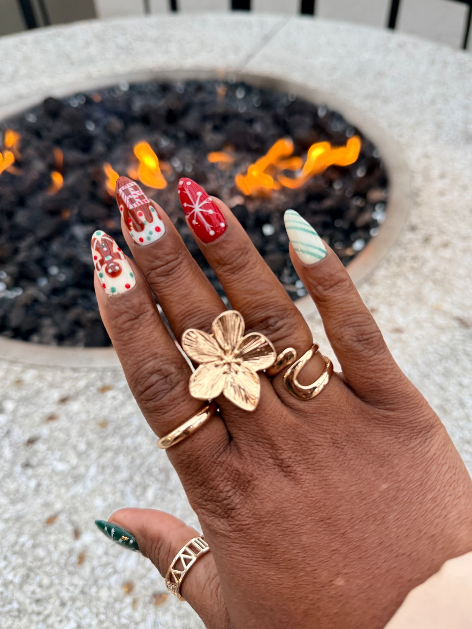 New nails and it’s giving gingerbread cute 🎄🍪✨
Warm browns, soft whites, and all the cozy holiday vibes 
I’m obsessed.
I linked all my favorite nail supplies and Christmas designs on LTK so you can recreate the look!

#christmasnails #gingerbreadnails #holidaybeauty #LTKbeauty #LTKfinds #LTKsale #shoppingfavorites #onlineshopping #ShoppingWithPriiincesss #Atlantamom #Atlantabloggers #Atlantablogger #AtlantaCreator #Atlantacontentcreators #Atlantacontentcreator

#LTKSaleAlert #LTKCyberWeek #LTKHoliday