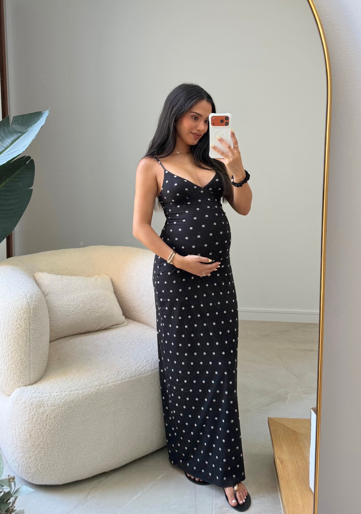 Stretchy for the baby bump🖤 wearing size 8!