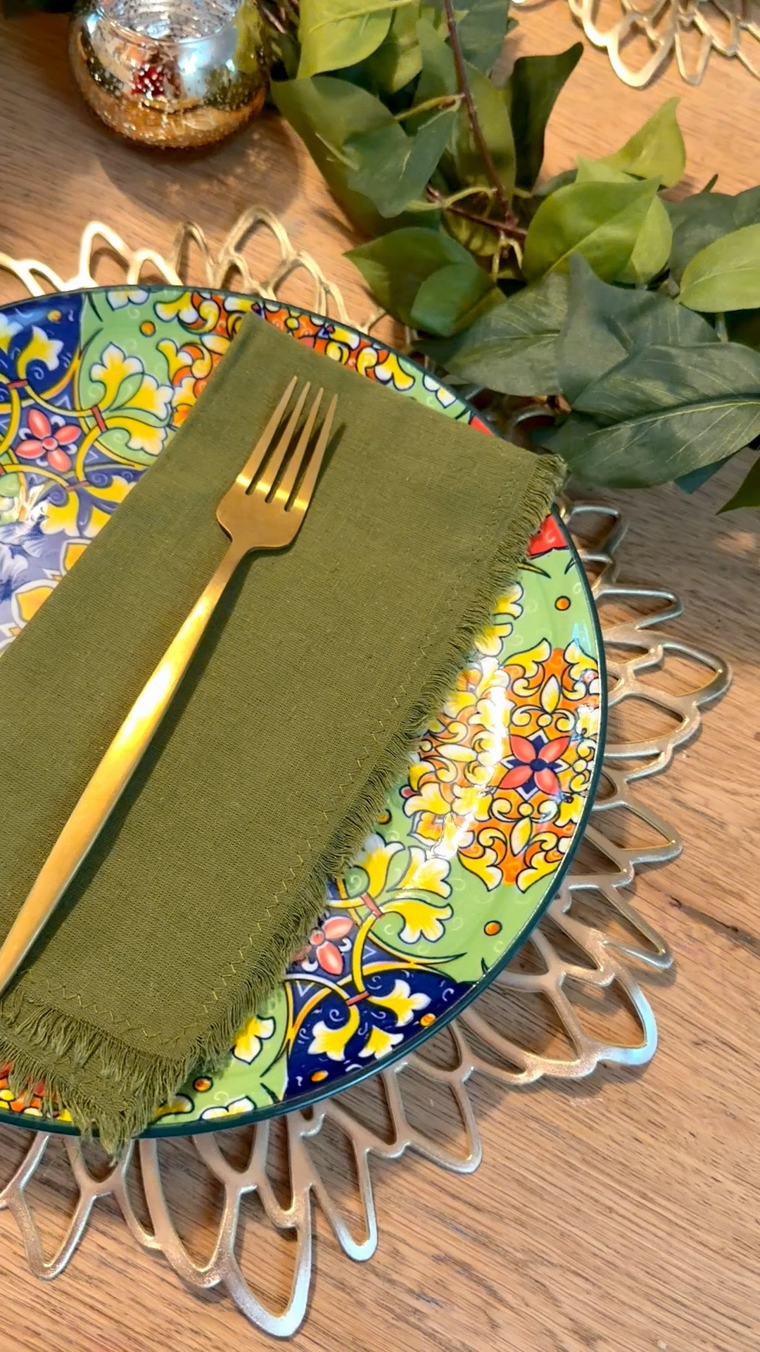 Pretty table setting! #festive #holiday #holidays #diy #tabledecor #ltkhome #ltkholidays

#LTKmomlife