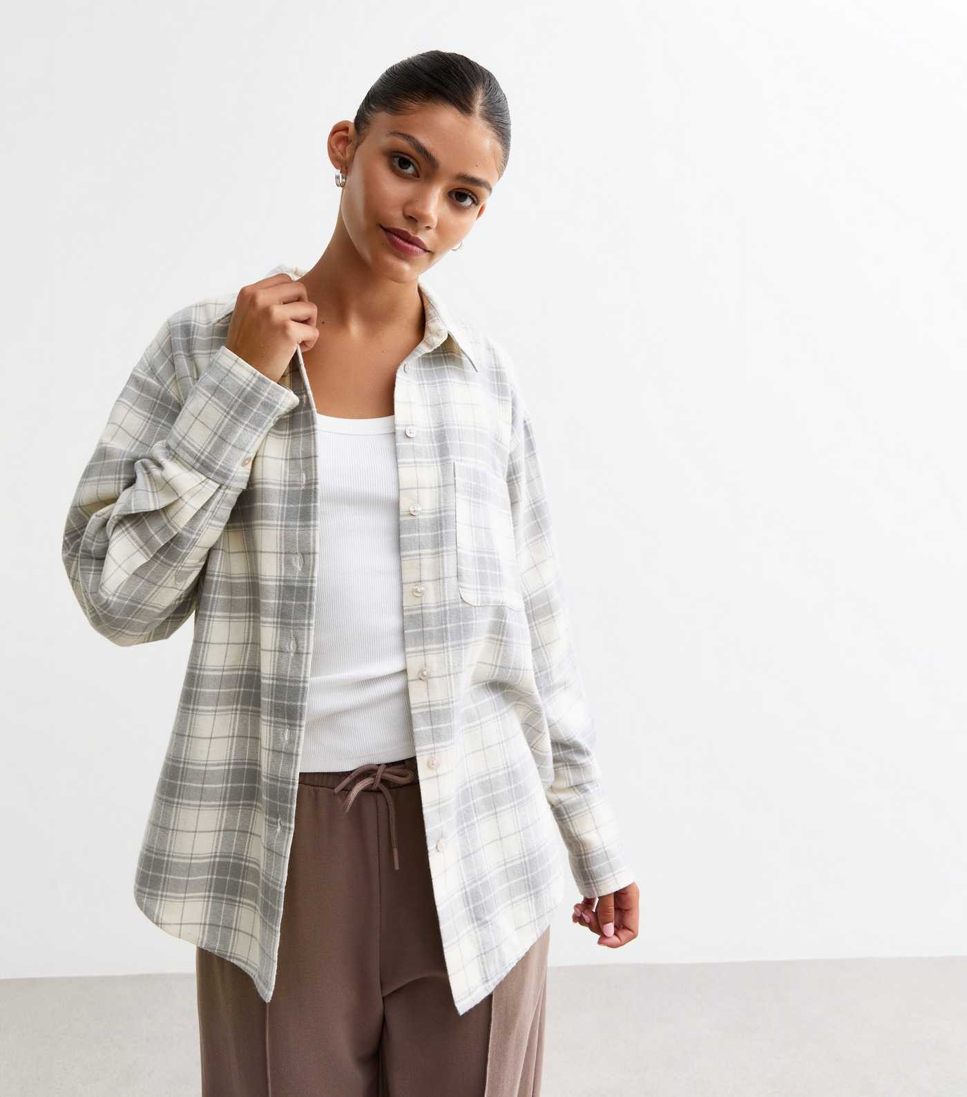 Light Grey Checked Buttoned Shirt
						
						Add to Saved Items
						Remove from Saved Items | New Look (UK)