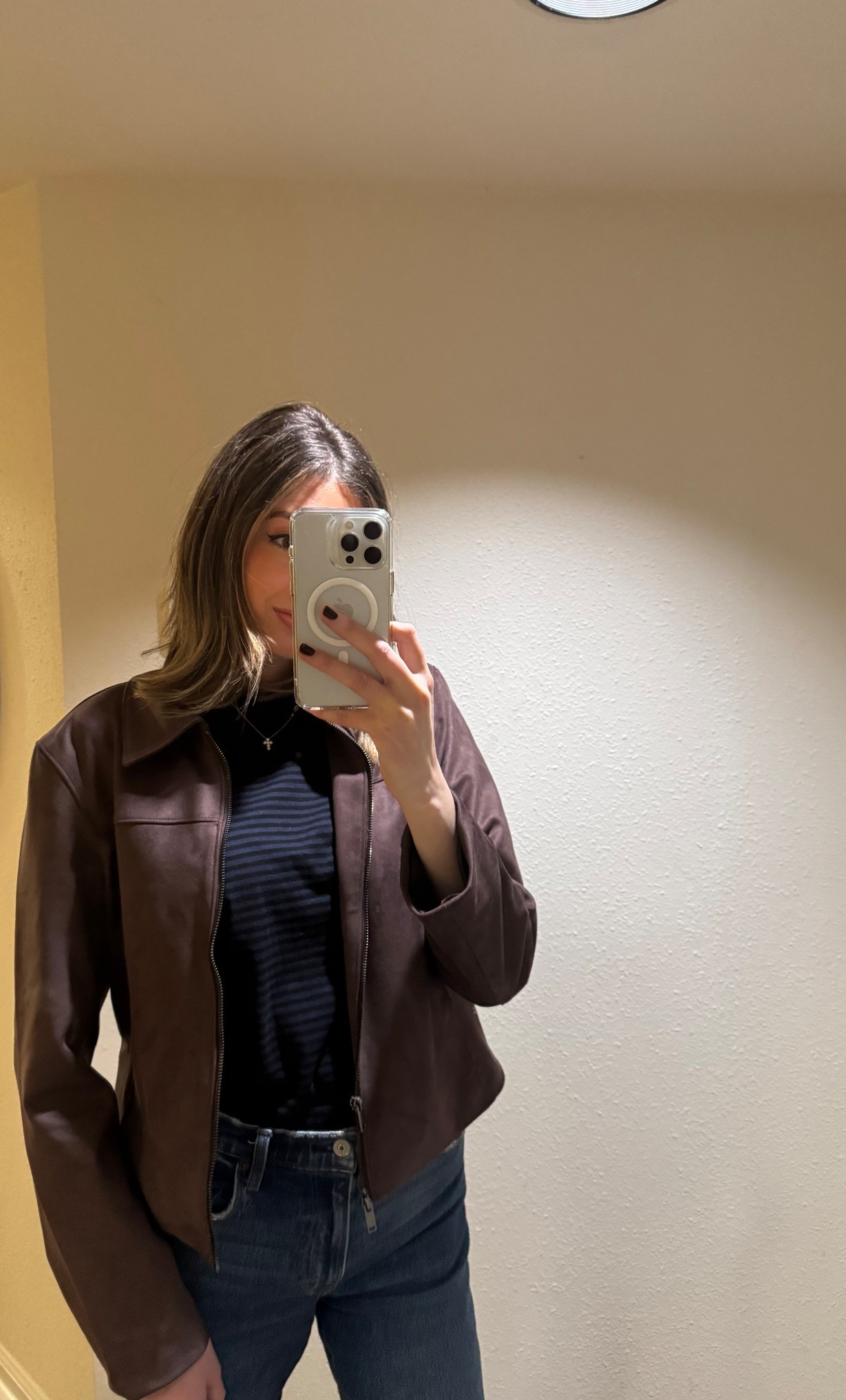 Vegan suede jacket🍂
Comes in so many colors!
I sized up to be able to wear sweaters underneath. Normally a size M but wearing a L.

#LTKSaleAlert #LTKStyleTip