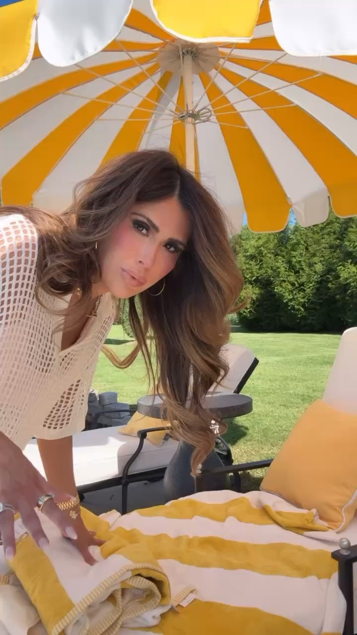 Backyard refresh 💛 Found these durable oversized beach towels at Target! Similar to what you can find at Anthropologie for a fraction of the $$ 

Target finds, Target home, Amazon finds, Amazon fashion, Striped beach towels, Oversized towels, Vacation, Coverups, Swim, Gemme Beauty, Emily Gemma

#LTKSwim #LTKSeasonal #LTKHome