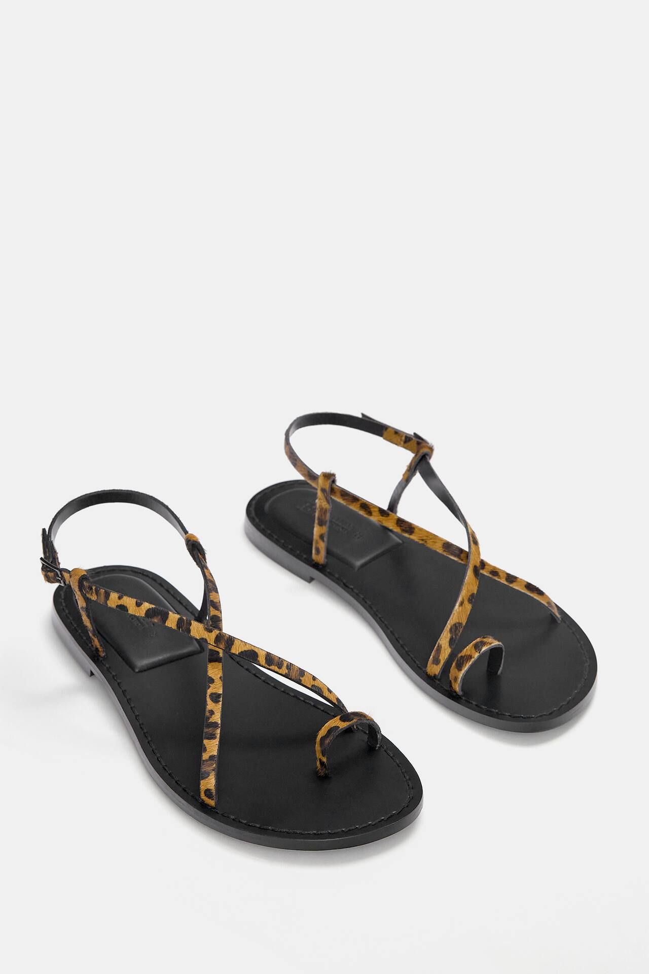 Flat leather animal print sandals - pull&bear | PULL and BEAR UK