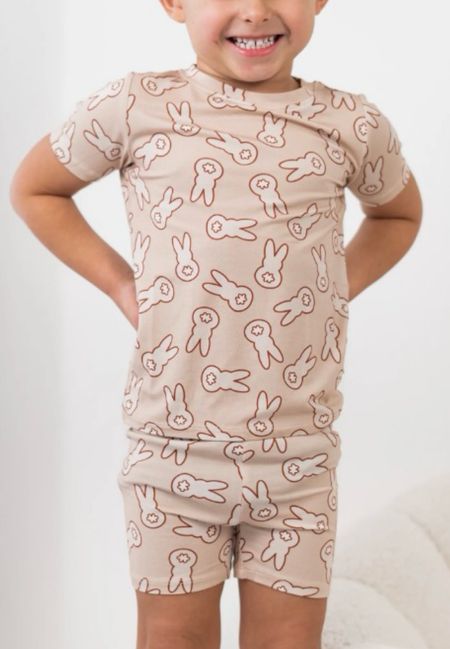 Can’t get enough of this Easter bunny print on perfect for boys.

#BoysEaster #BunnyPrint #EasterPajamas #Boys #ToddlerBoys #EasterGifts


#LTKSeasonal #LTKkids #LTKfindsunder50