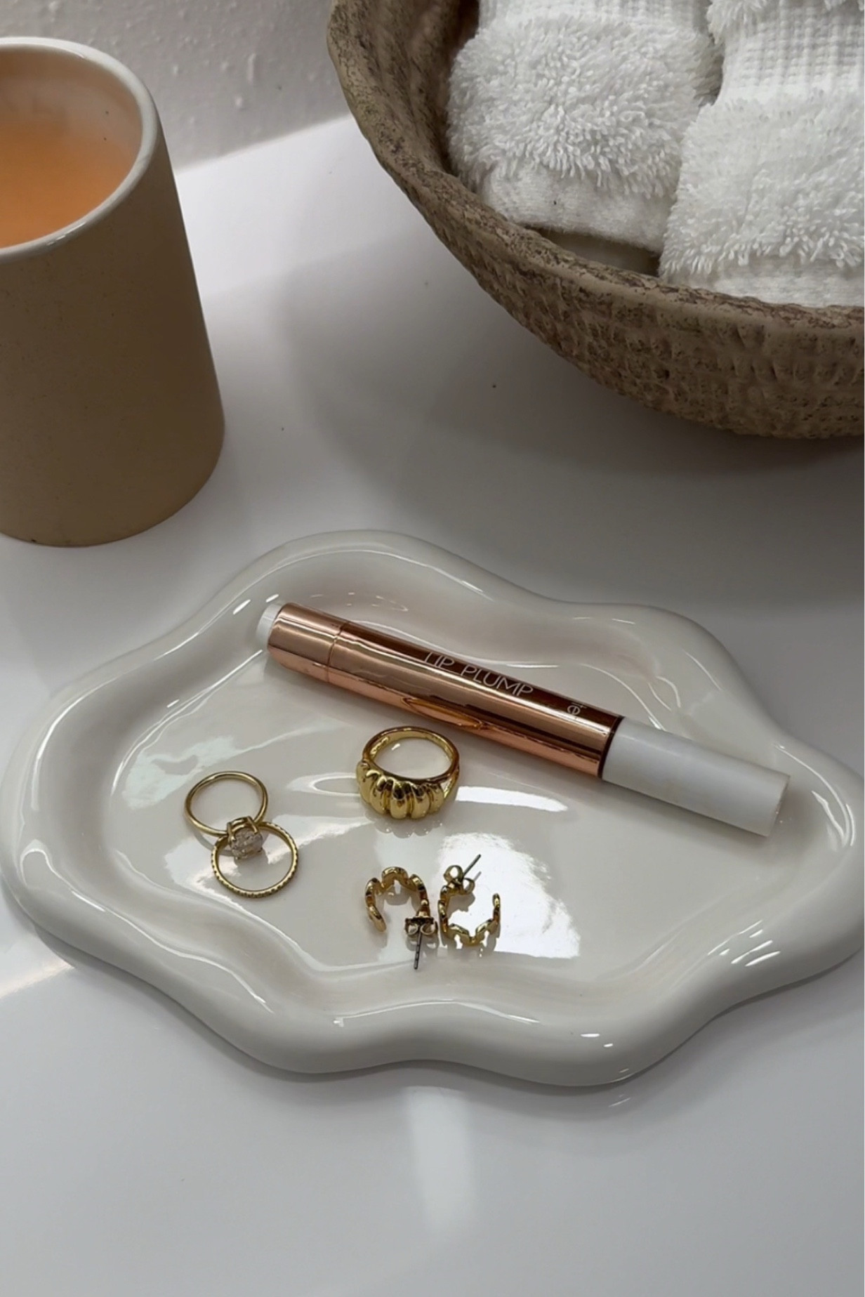 Cutest addition to my bathroom vanity! ✨☁️

Jewelry tray, jewelry organization, trinket dish, amazon home find, modern bathroom decor, bathroom refresh, aesthetic and functional

#LTKHome #LTKFindsUnder50