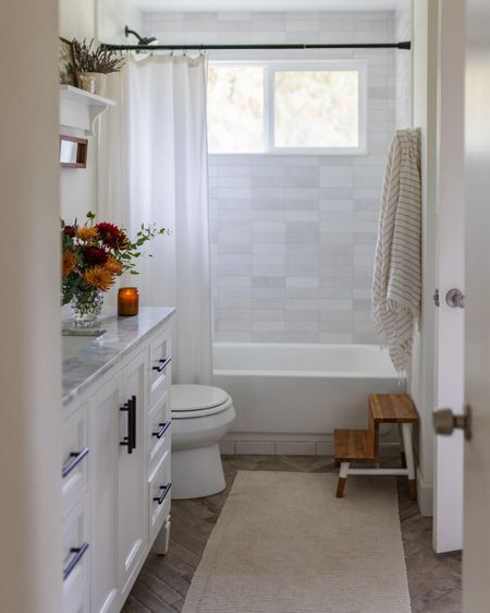 White bathroom design, neutral bathroom design with black fixtures, fall bathroom

#LTKstyletip #LTKhome