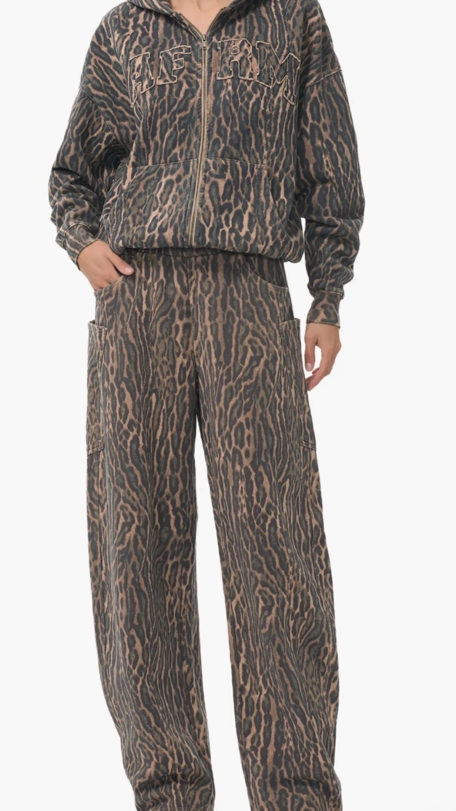 Matching set 

#LTKStyleTip #LTKMidsize #LTKSaleAlert