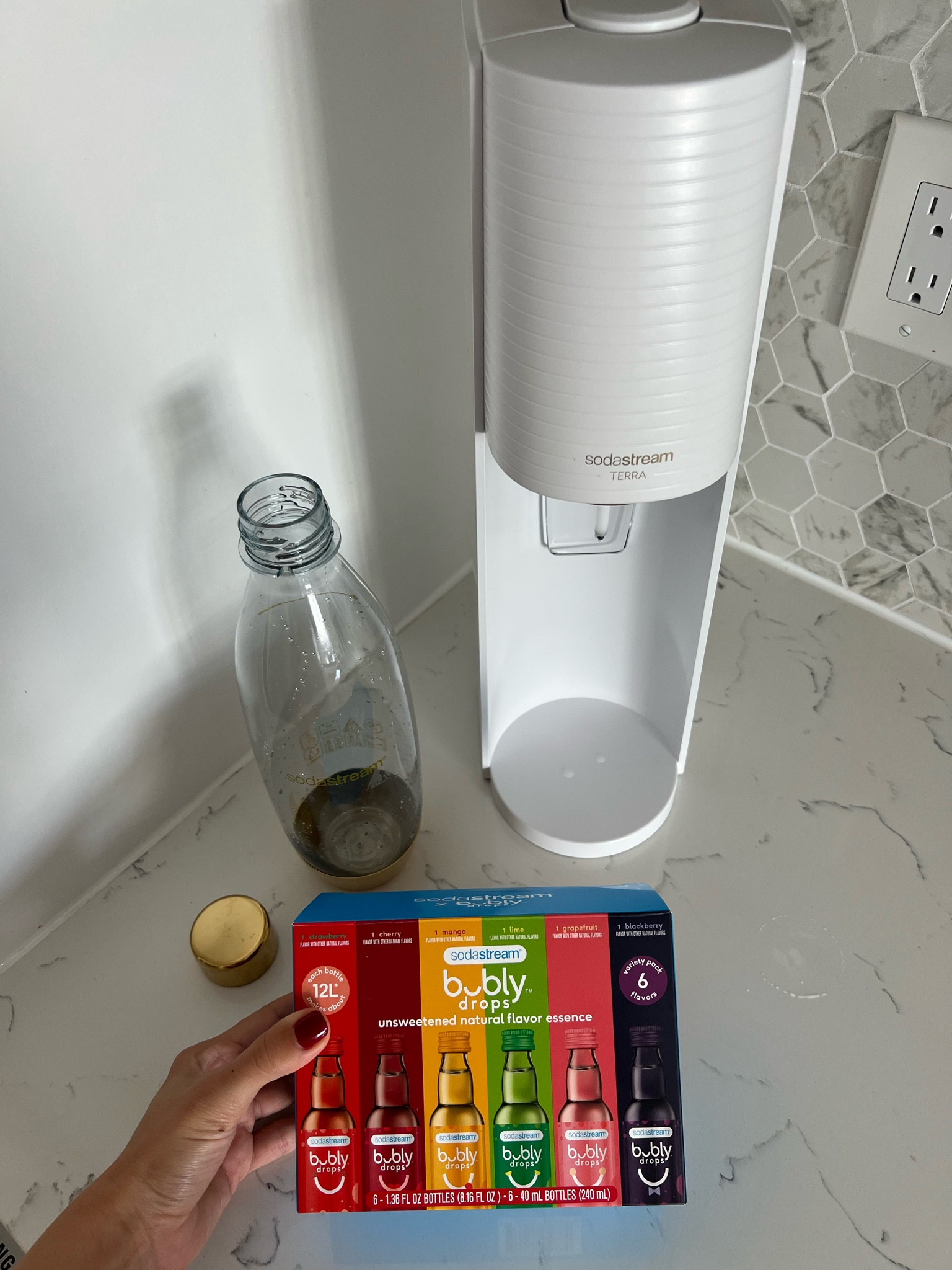 Perfect holiday gift for every friend who enjoys sparkling water @sodastream #ad @target #targetpartner 

#LTKhome #LTKGiftGuide