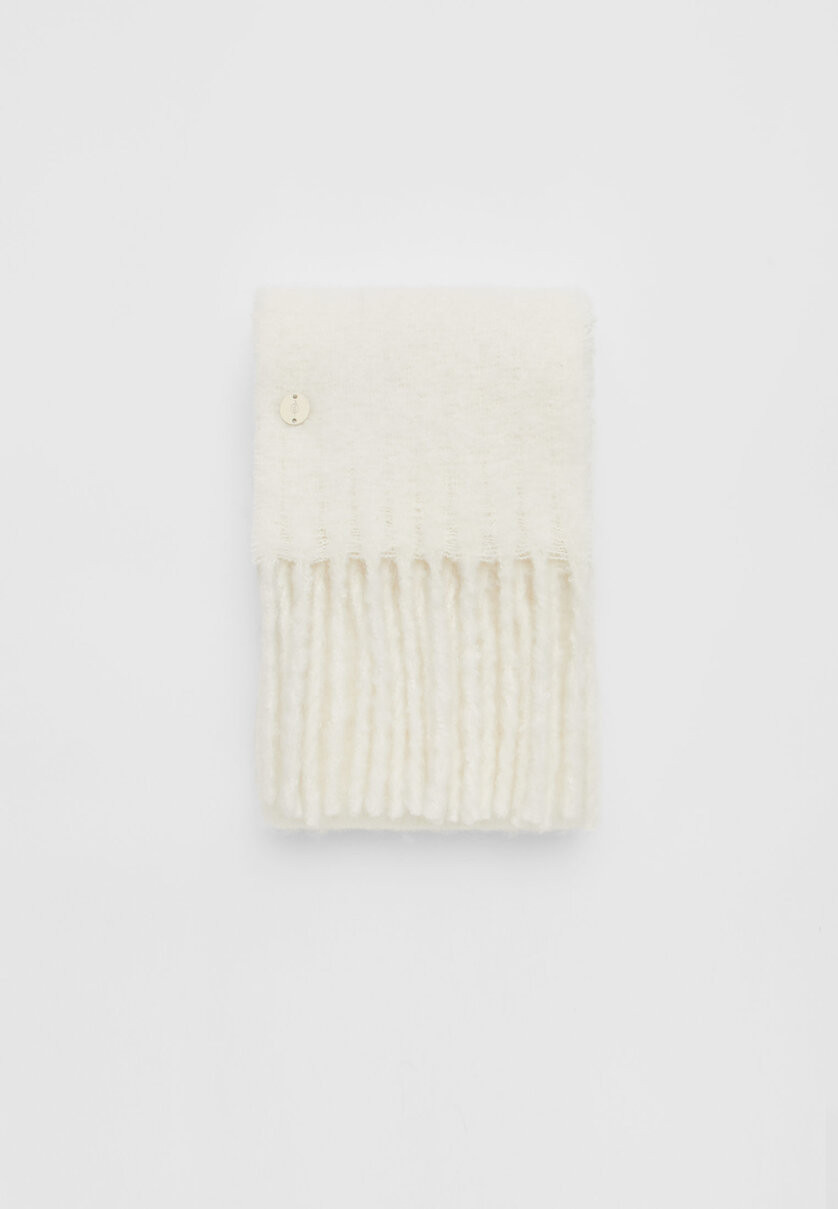 Solid-coloured scarf | Stradivarius (UK)