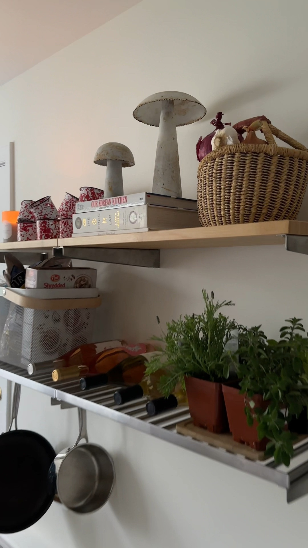 Styling kitchen shelves ✨  

#LTKstyletip #LTKhome