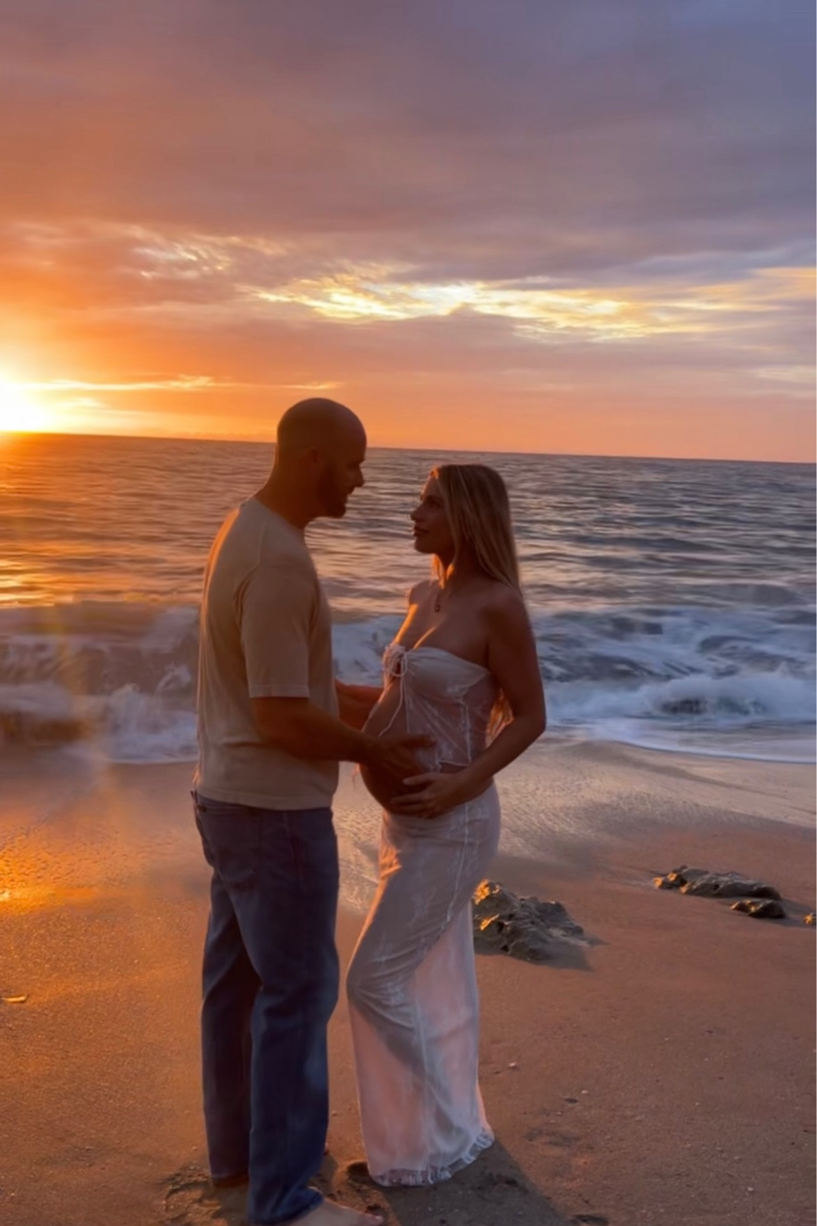 The perfect maternity shoot set! Very flattering and stretchy 💗 wearing size s

#LTKBump #LTKFindsUnder50 #LTKStyleTip