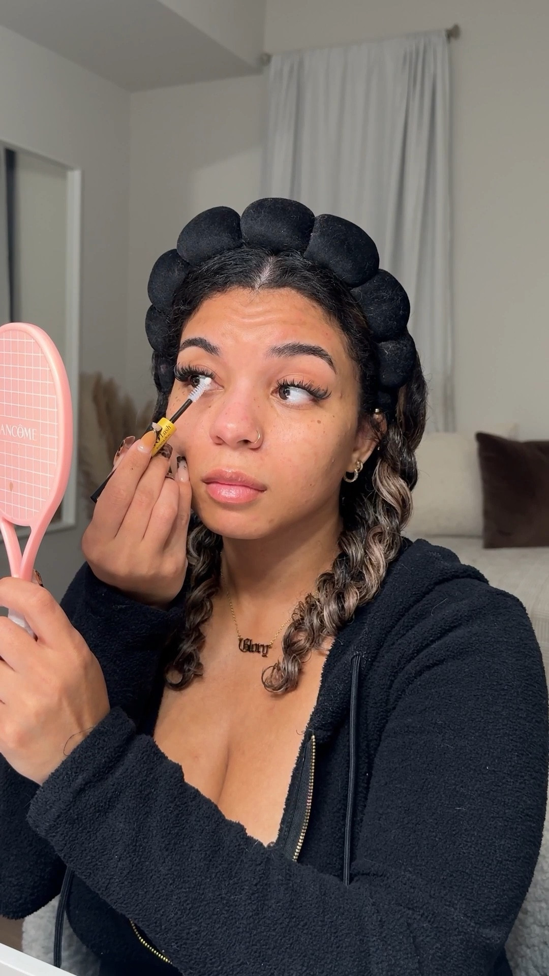 My diy lash routine 🩷

#LTKBeauty #LTKdayinmylife #LTKgrwm