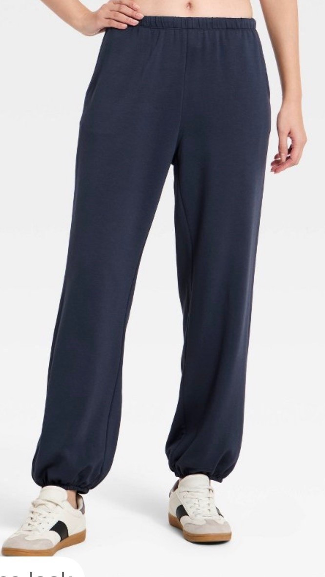 The best lightweight soft comfy sweatpants ever! Drawstring and pockets, fuzzy inside and the perfect weight! 

#LTKSaleAlert #LTKActive #LTKmomlife
