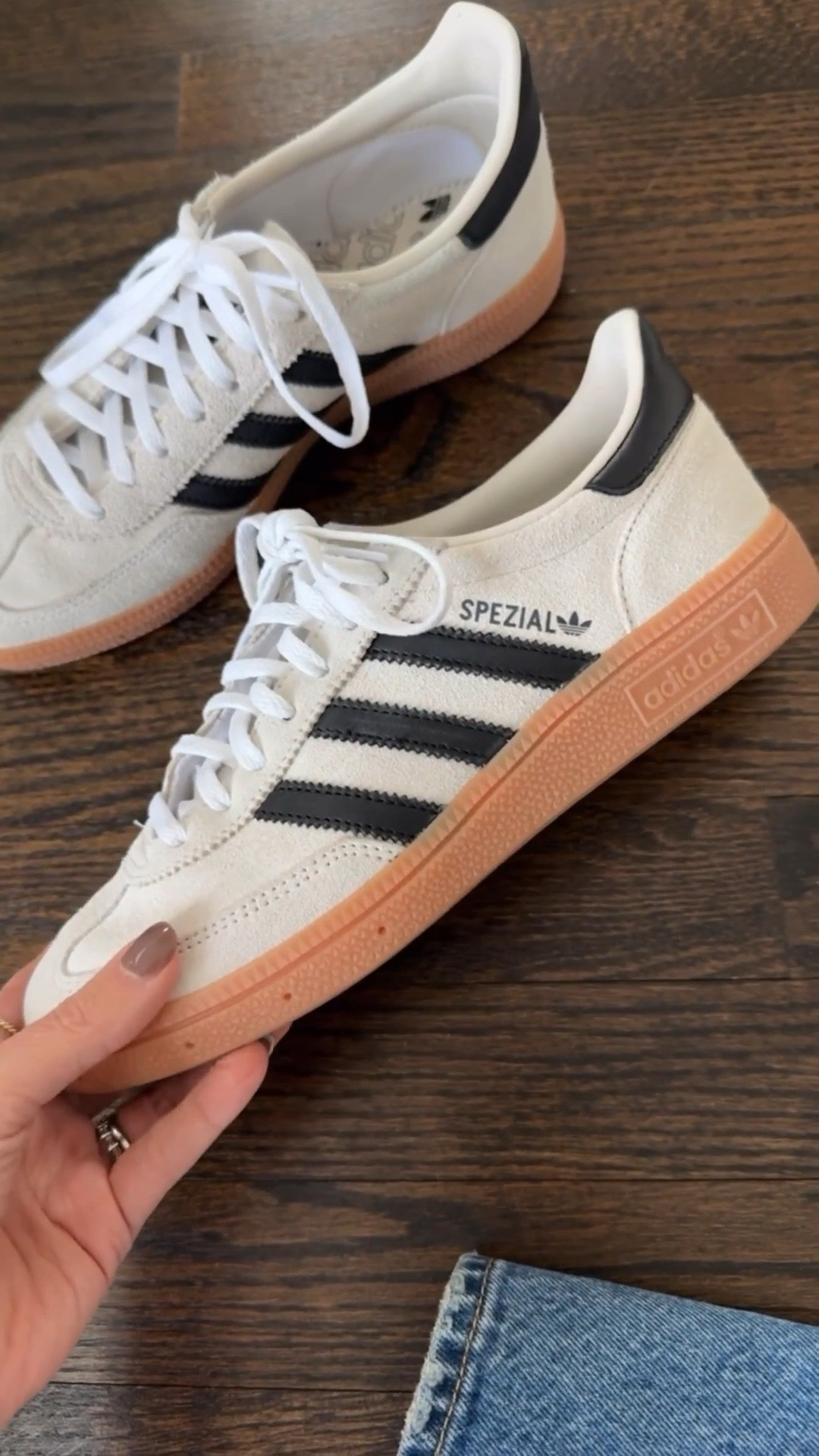 Closer look at the color of my new favorite @adidas spezials 🙌🏻 I half sized down and they’re sooooo comfy with the arch support 👌🏻 #adidas

#LTKmomlife #LTKSeasonal #LTKOver40