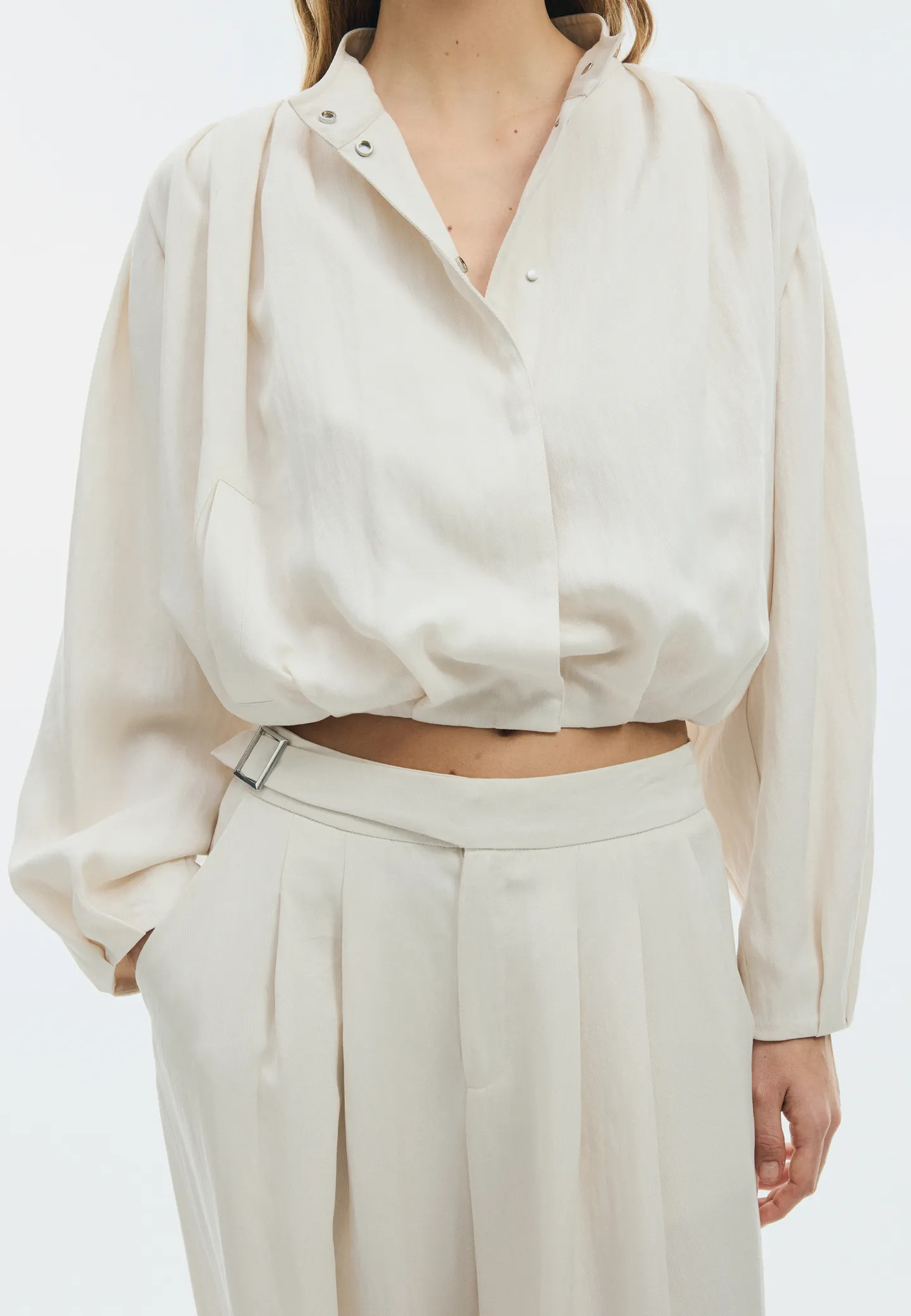 Flowing pleated bomber jacket - Women's fashion | Stradivarius United Kingdom | Stradivarius (UK)