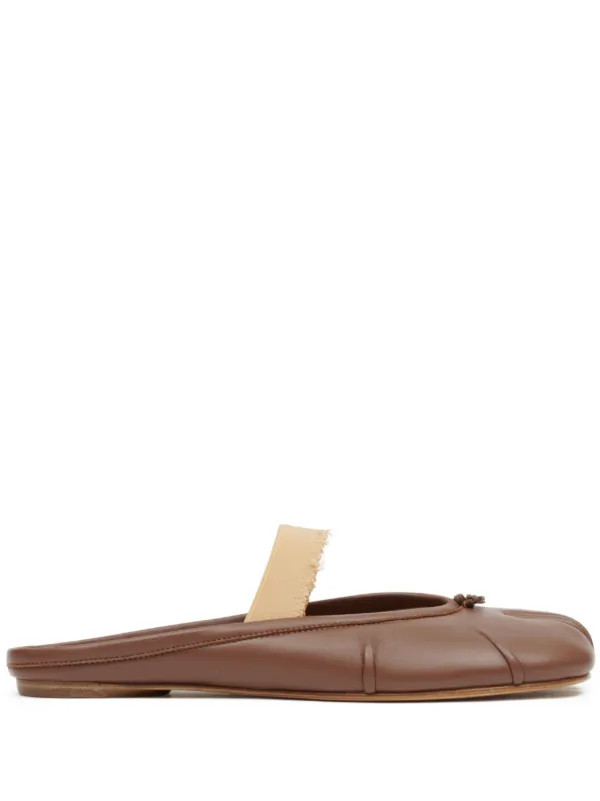 Maison Margiela Tabi Mules | Braun | FARFETCH | Farfetch Global