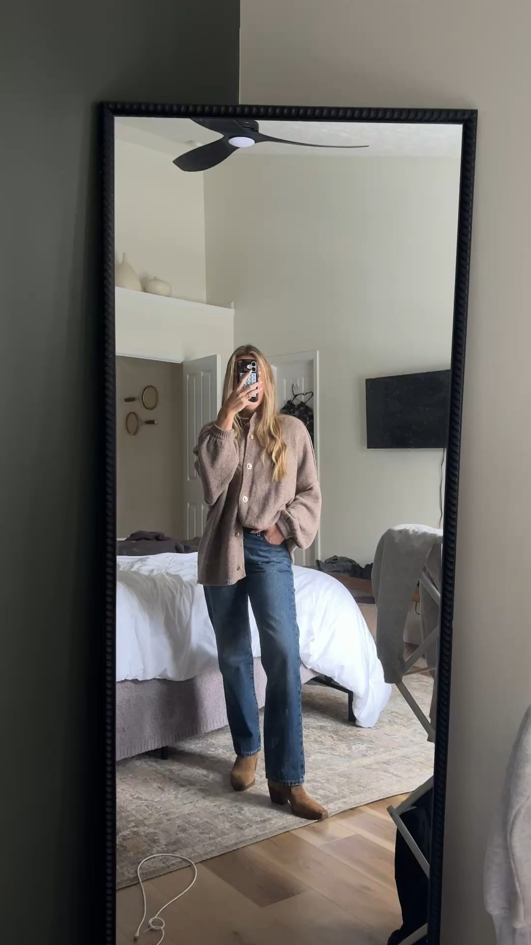 my favorite jeans right now!! 

#LTKHoliday #LTKgrwm #LTKootd