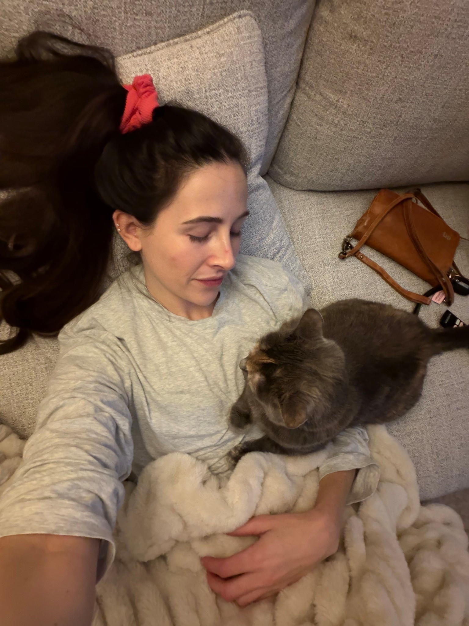 cozy @ home 🤍

#LTKHome #LTKselfcare #LTKmomlife