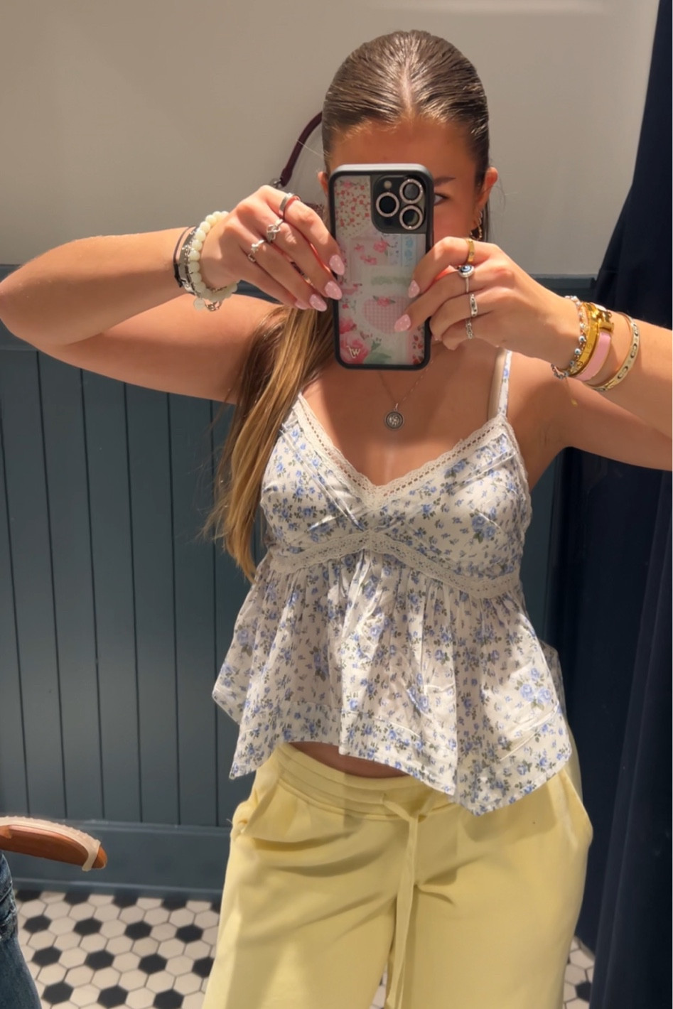 hollister spring arrivals 🌼🧸✨

wearing an XS in the top (i find that it runs big!!)

girly cottage core tank top spring coquette shabby chic baby doll 

#LTKMostLoved #LTKSeasonal #LTKFindsUnder50