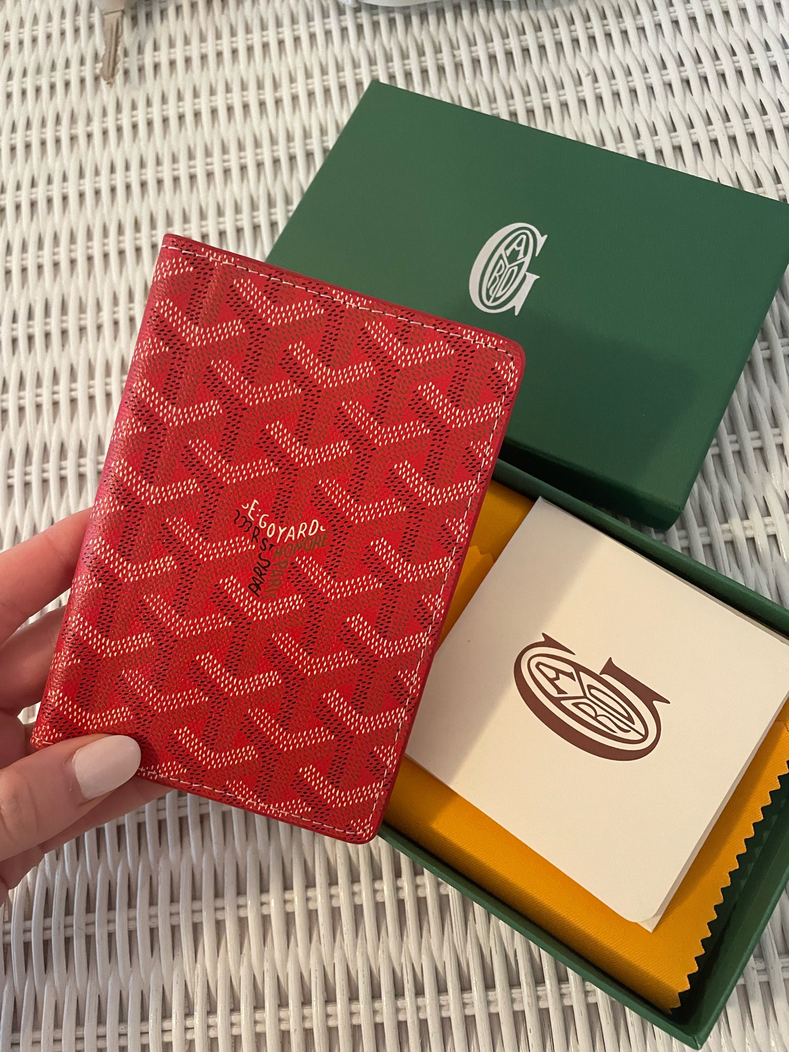 Goyard dupe passport holder - comes in so many cute colors!! 

Travel, passport, accessories, goyard, gate

#LTKfindsunder50 #LTKeurope #LTKSeasonal