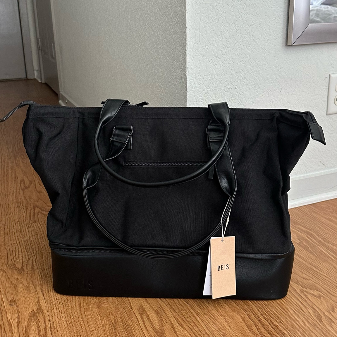 If you like to travel, then you need this weekender bag. It has so many pockets and fits so much  

#LTKtravel