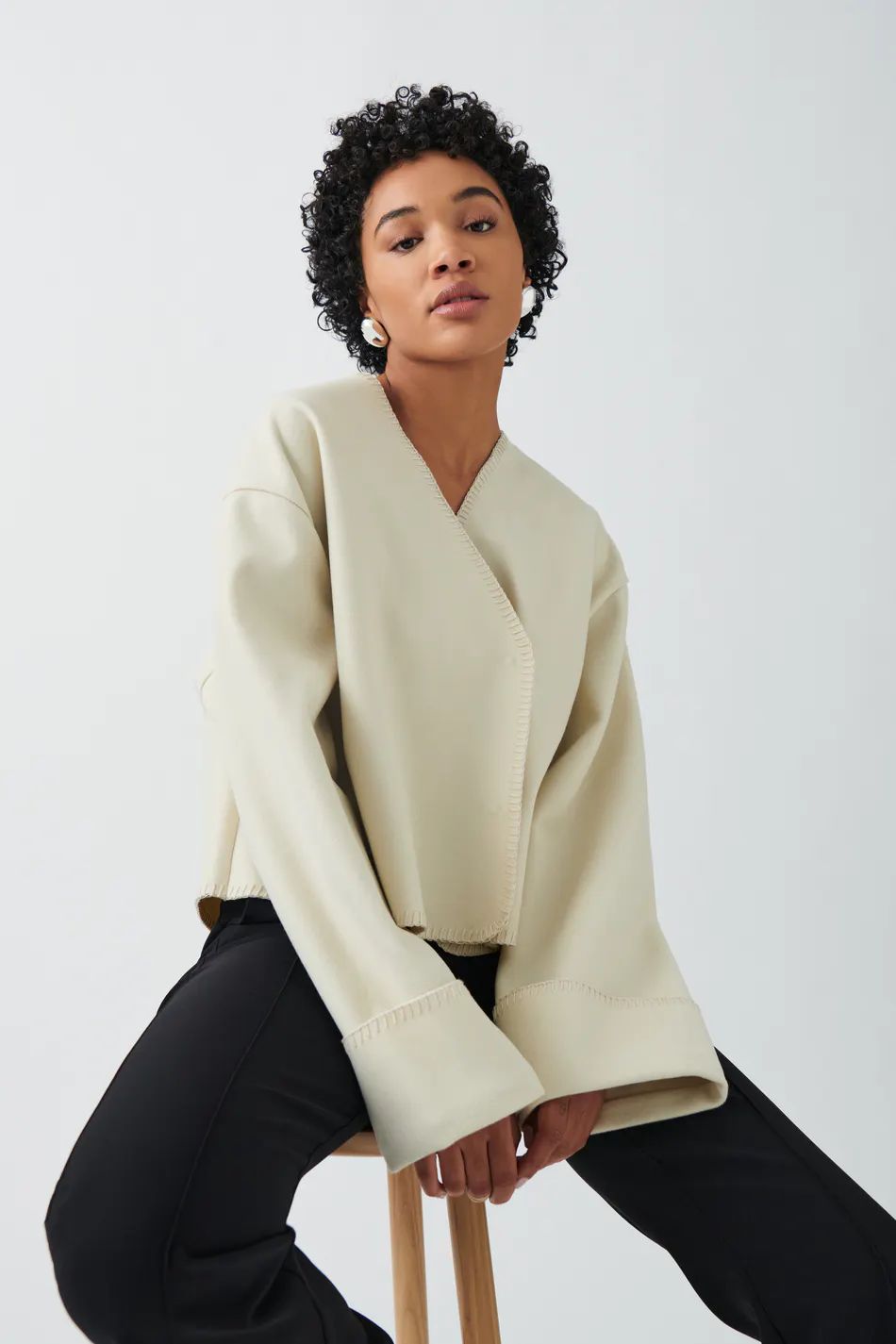 Blanket stitch jacket - Beige - Dame - Gina Tricot | Gina Tricot SE
