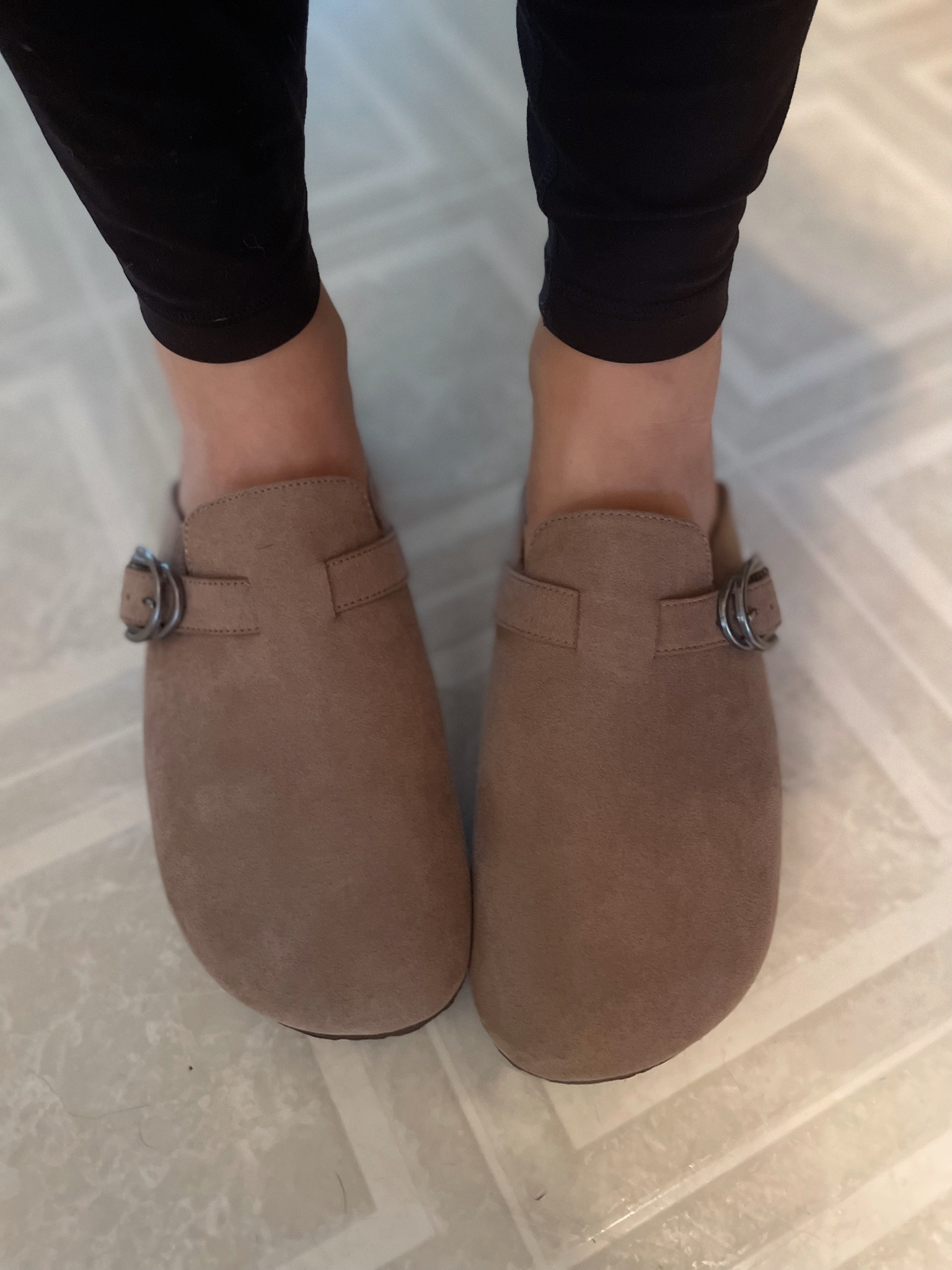 The best Birkenstock dupe clogs from Walmart! Great price + great quality too. Linked other mule options too! Perfect for fall 

#LTKSale #LTKFind #LTKshoecrush