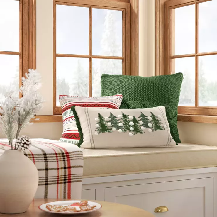 Oversized christmas outlet pillows