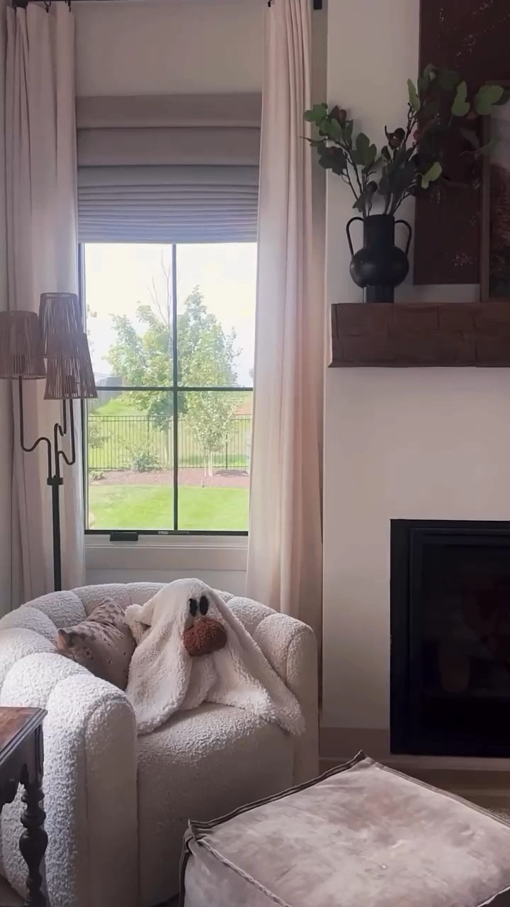 I couldn’t help myself 👀 I just had the get Gus the ghost this year!! 👻👻 In my cute Halloween era still because my kids are still too young for the “scary” stuff, so we will be giving those vibes this year!

Also, this room is getting a major moody update soon!! Can you guess what it is?! Hint is in the comments!!

#potterybarn #potterybarnhalloween #halloweendecor #ghostdecor #potterybarndecor