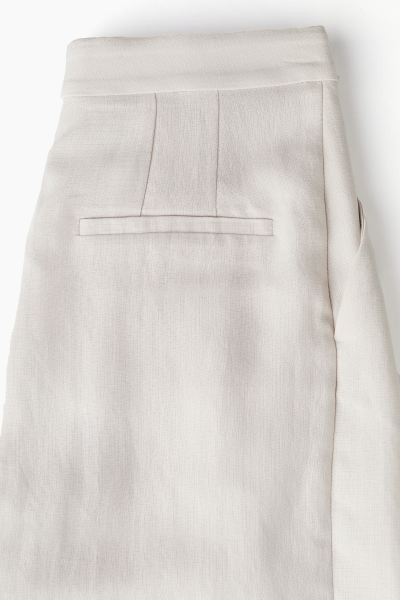 Knee-length shorts | H&M (UK, MY, IN, SG, PH, TW, HK)