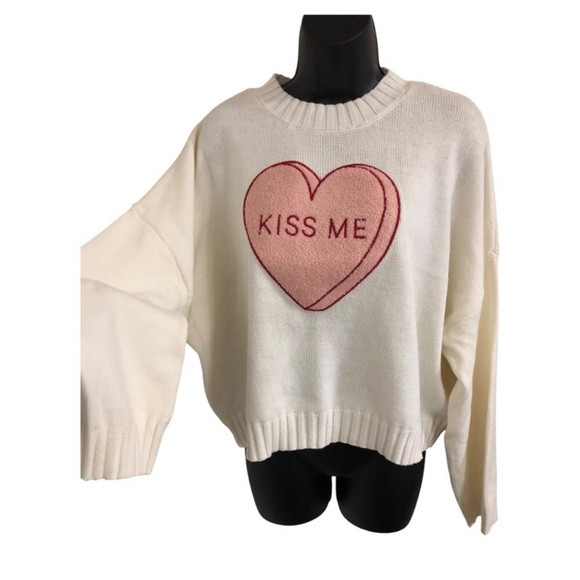 Jessica Simpson cream tufted pink & red heart ‘kiss me’ sweater size large new | Poshmark