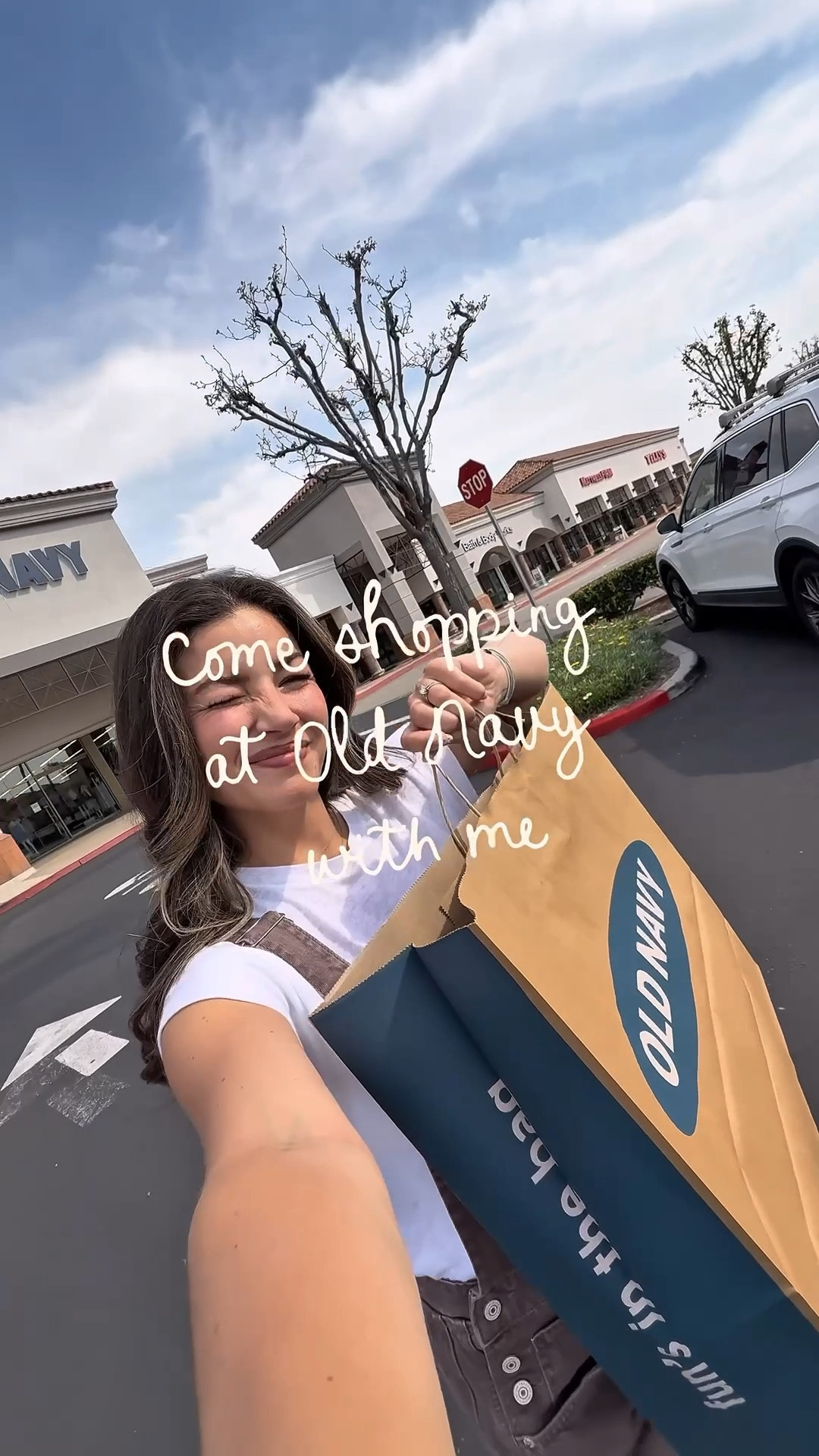 spring finds I’m currently loving at Old Navy!! 30 years old, 5’2, 130lbs for reference 

Old navy spring 
Old navy style 
Spring fashion 
Mom style 
Spring outfits 
Ootd 
Try on haul 


#LTKootd #LTKSaleAlert #LTKdayinmylife