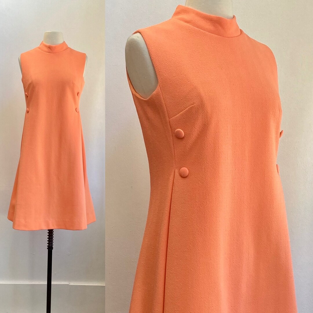 Vintage 60s MOD Dress / MINIMALIST Scooter Style / Covered Button Detail / Young Naturals - Etsy | Etsy (US)