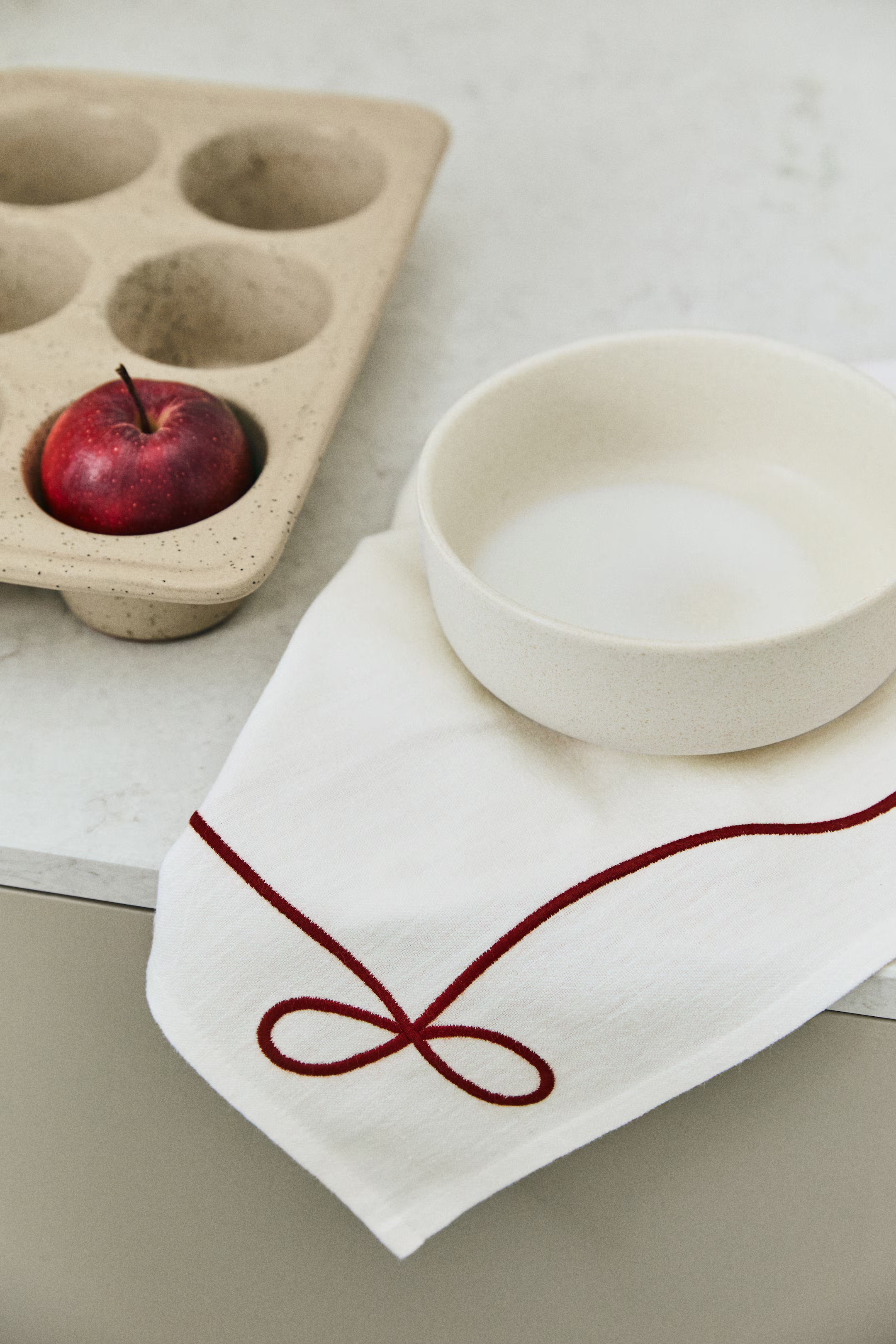 Embroidered Tea Towel | H&M (US + CA)