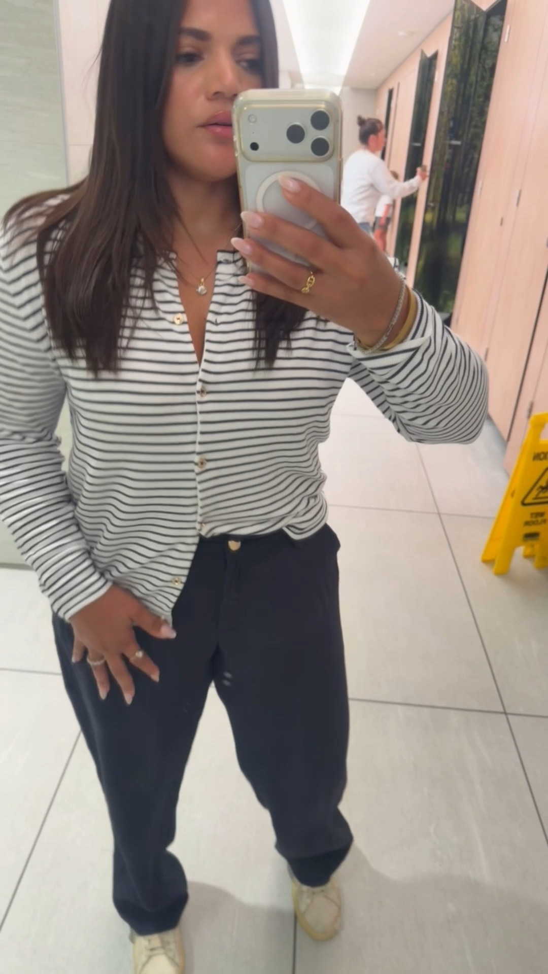 Pants size L
Top size XL