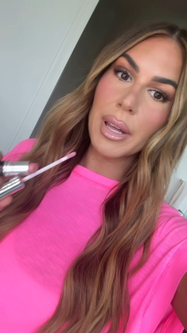 shades: 
liner-sugar pie 
Lipstick- crème cup
Gloss- dolly light 

#ad #ulta #ultabeauty @ultabeauty 

 #LTKBeauty