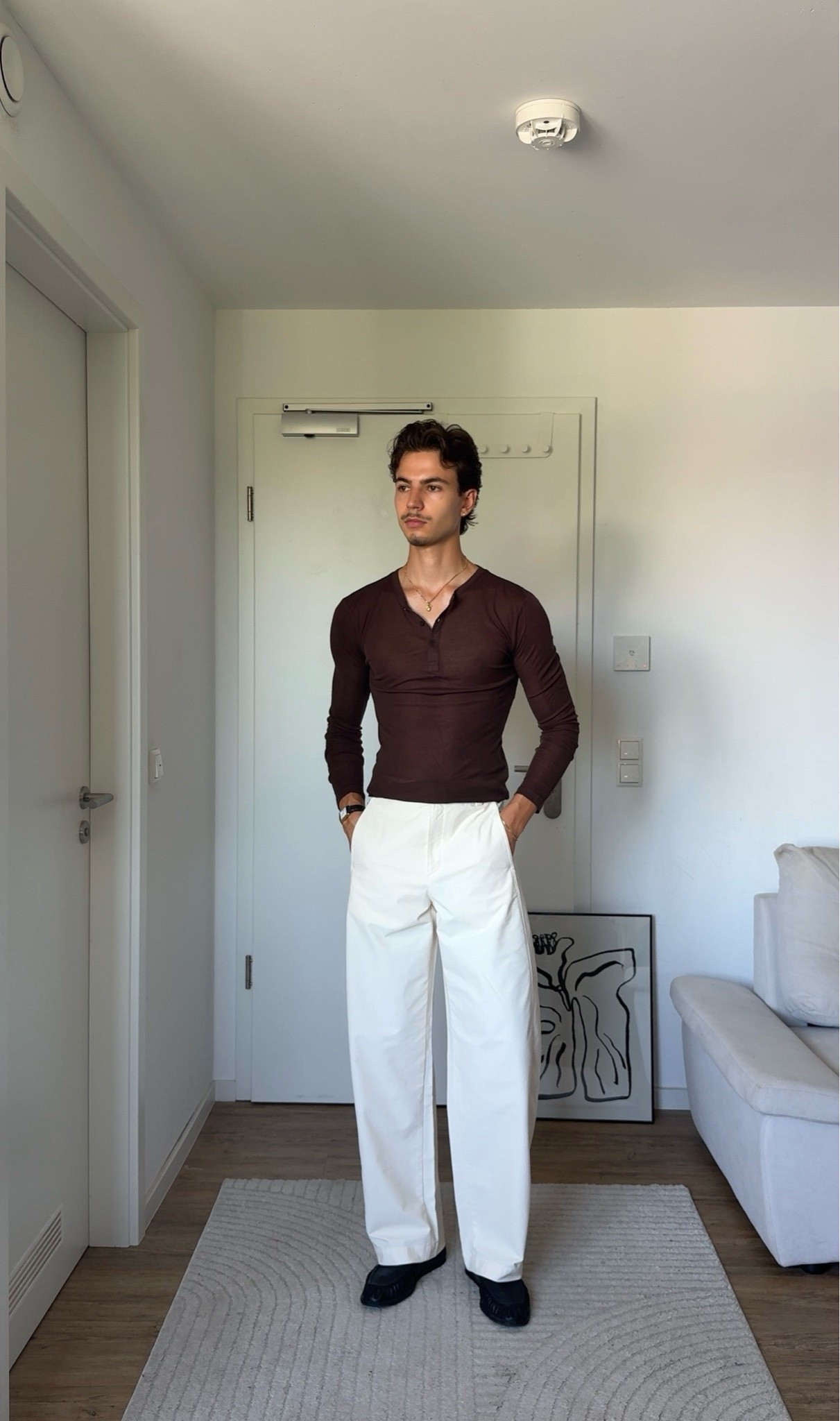 186cm/72kg wearing Size M