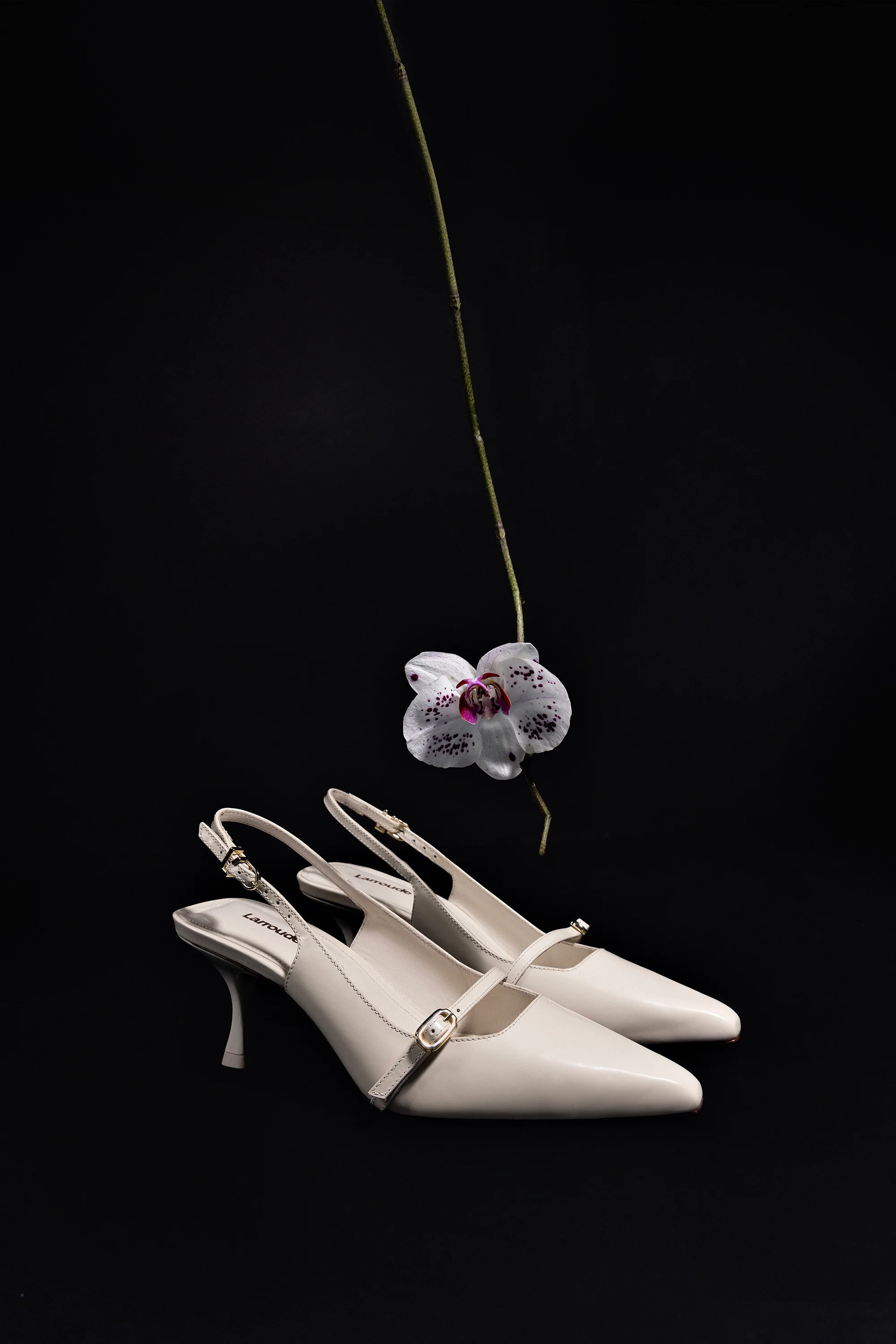Ines Pump In Ivory Leather | Larroude