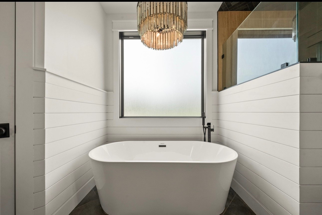 Dreamy master bath soaker tub 🫧🤍✨

#LTKStyleTip #LTKHome #LTKFamily