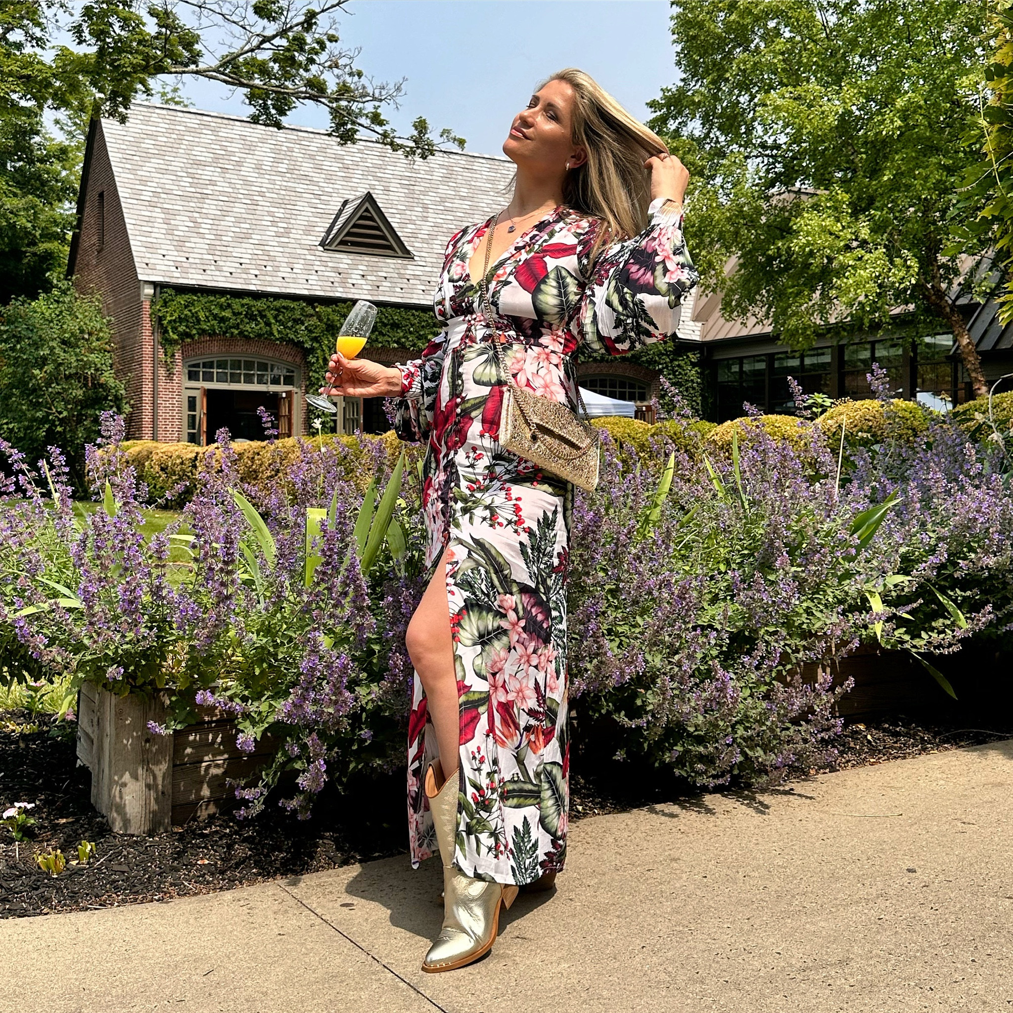 I’m absolutely in love with Alexandra Miro! What an amazing find for this summer! Perfect summer outfit 🥰
#summerdress #floraldress

#LTKstyletip #LTKFind #LTKsalealert