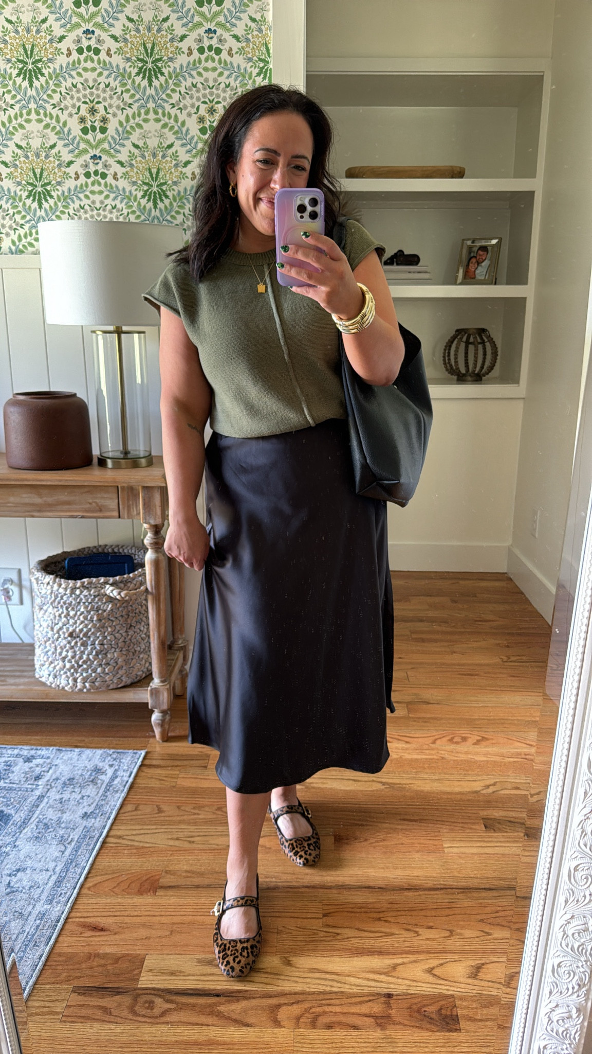 Midsize capsule wardrobe outfit 🤍


Teacher outfit, Workwear outfit, office outfit, Amazon skirt, Amazon fashion, Linen pants, old navy, closet staples, button front cardigan, satin skirt, baggy jeans, olive denim, white button up, denim jacket, sweater top

#LTKWorkwear #LTKMidsize #LTKItBag