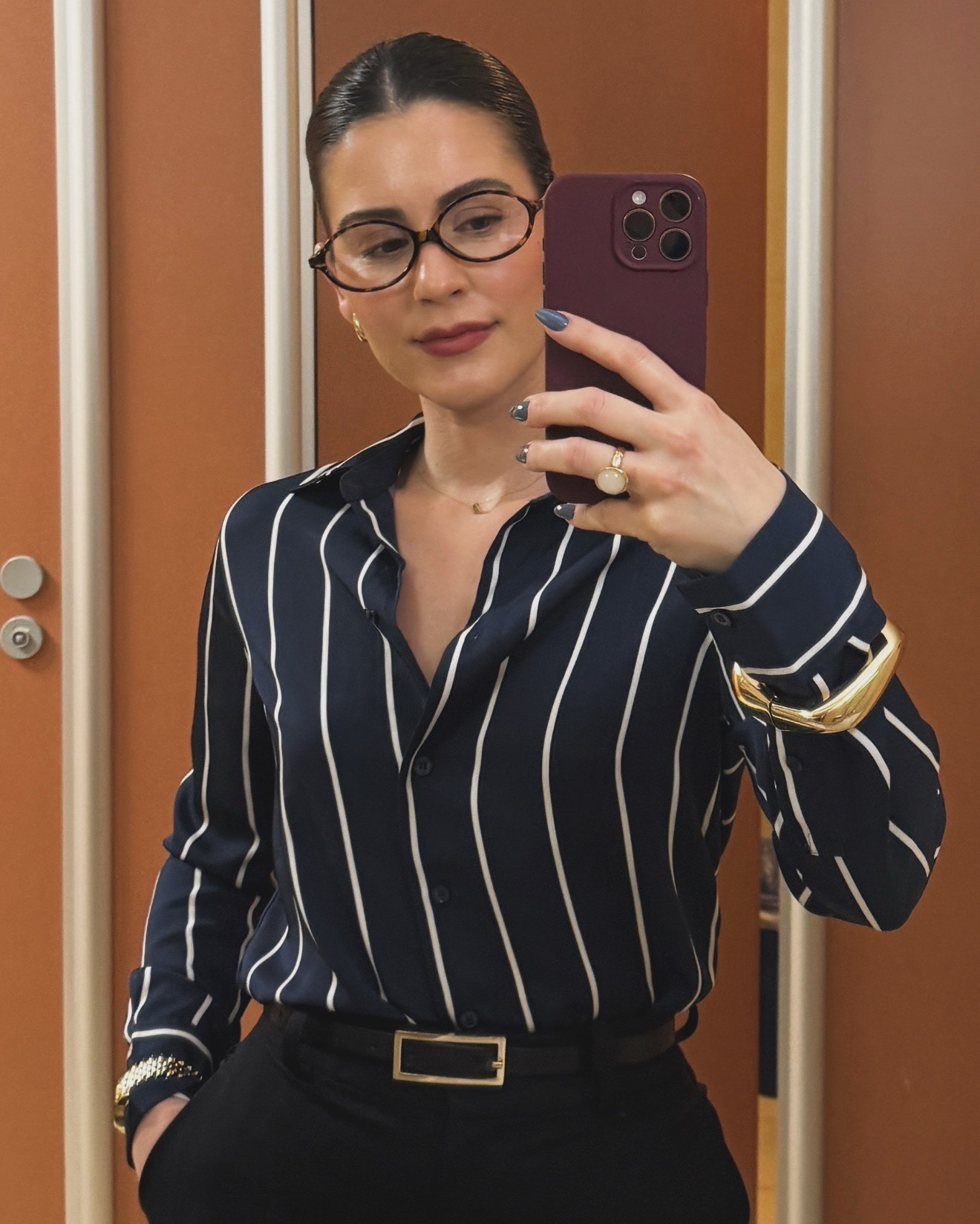Office, but make it iconic✨😮‍💨
Para referencia, en la camisa uso talla XS y en el pants talla 2🫶🏻