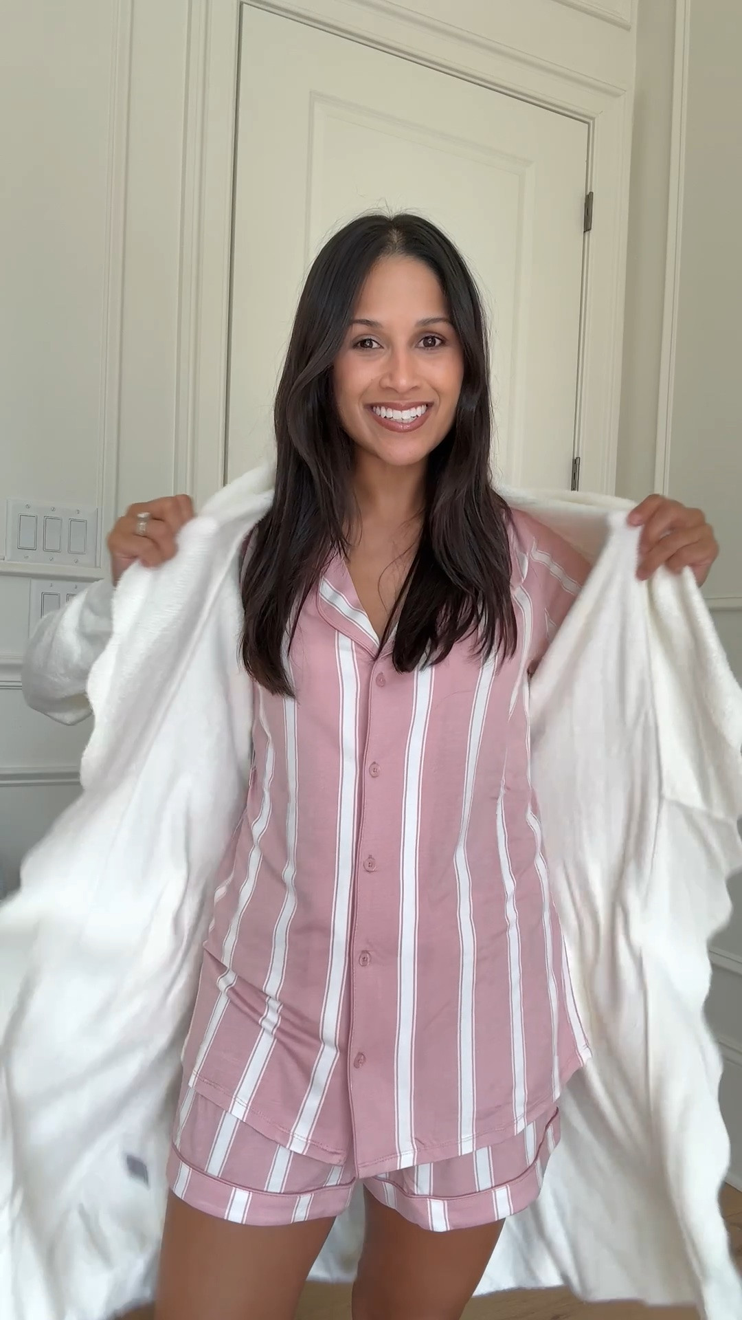 If there’s one piece of clothing you get from the @nordstrom anniversary sale, it’s the moonlight pajamas! I get them every year during the sale and this year I got 3 new colors!

#LTKootd