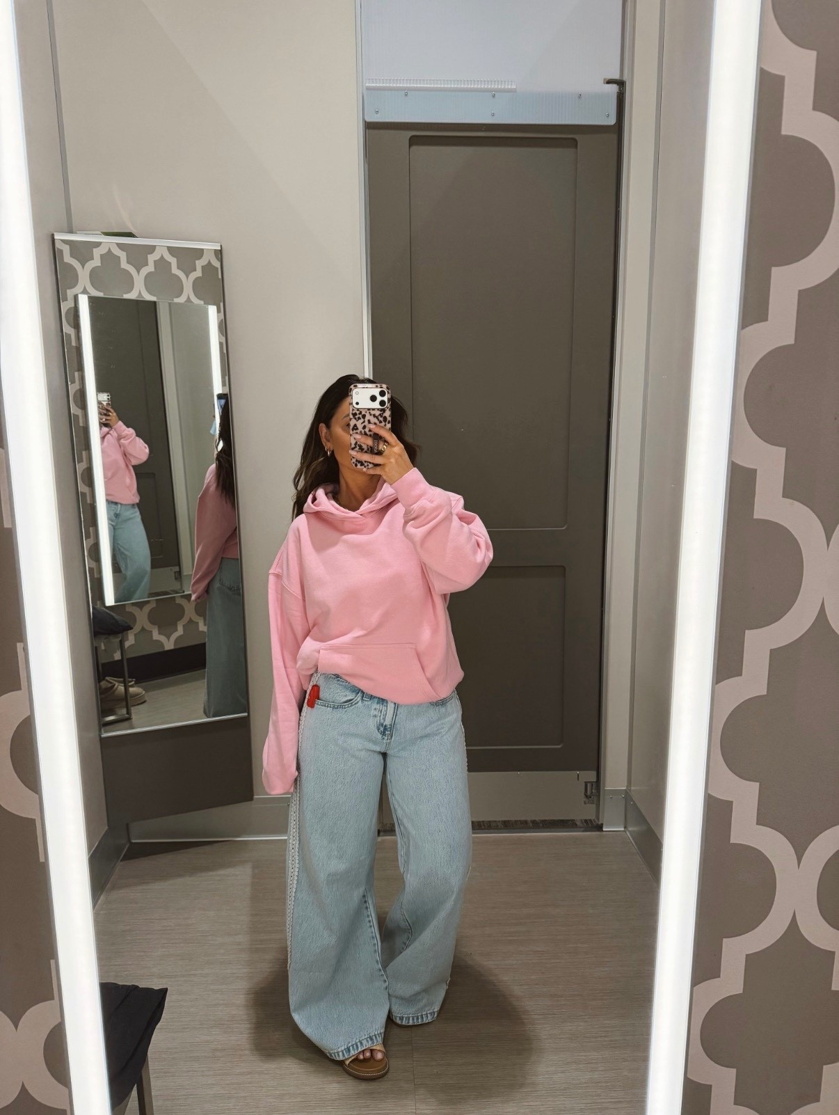 Hoodie and jeans for the perfect spring outfit 💖🌸


#LTKgrwm #LTKSeasonal #LTKootd