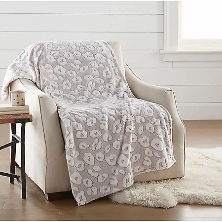 Member's Mark Lounge Throw, 60" x 70" (Assorted Colors) | Sam's Club