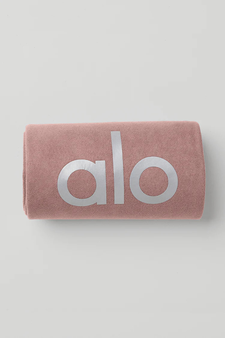 Grounded No-Slip Towel | Alo Yoga