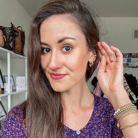 Amazon accessory find - gold initial earrings under $15! 💜

Amazon find // gold plated initial earrings // earrings under $20 

#LTKStyleTip #LTKFindsUnder50